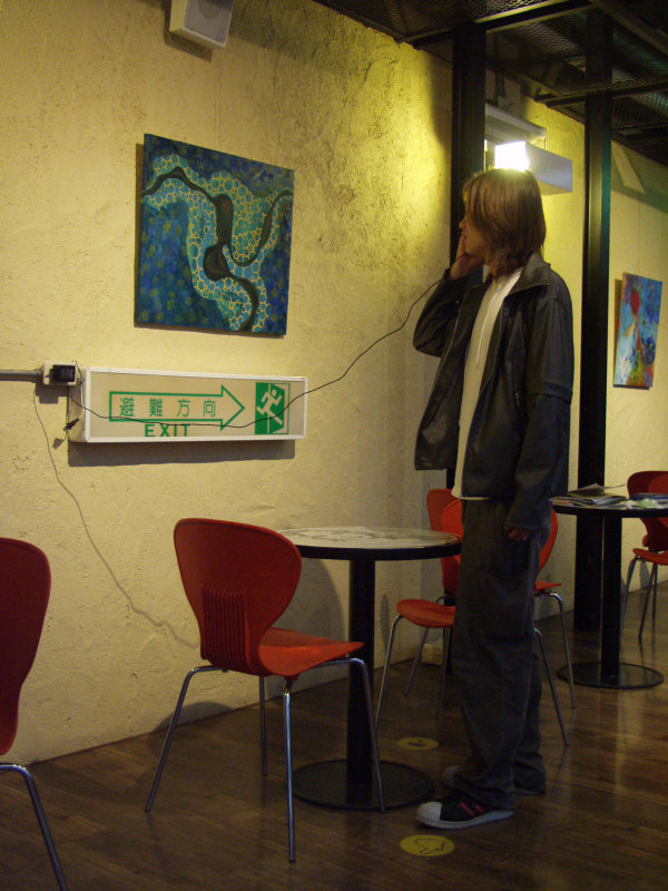 台中20號倉庫藝術特區藝術村2000年至2003年橘園經營時期夜晚的咖啡廳景緻攝影照片12