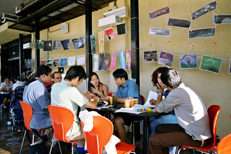 台中20號倉庫藝術特區藝術村2000年至2003年橘園經營時期白天的咖啡廳景緻攝影照片1