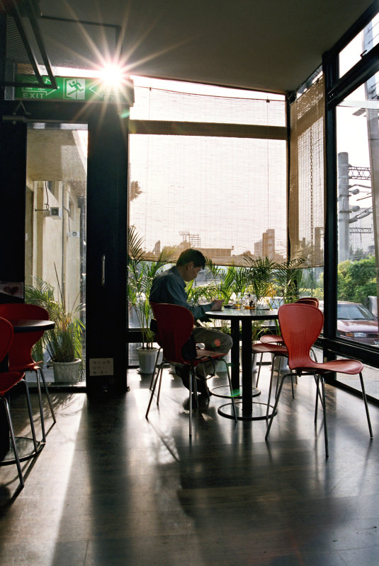台中20號倉庫藝術特區藝術村2000年至2003年橘園經營時期白天的咖啡廳景緻攝影照片6