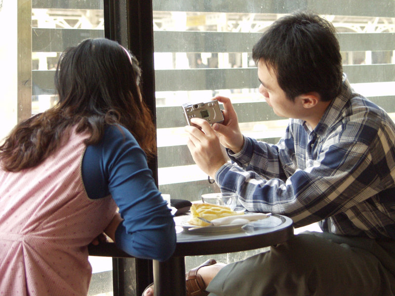 台中20號倉庫藝術特區藝術村2000年至2003年橘園經營時期白天的咖啡廳景緻攝影照片18
