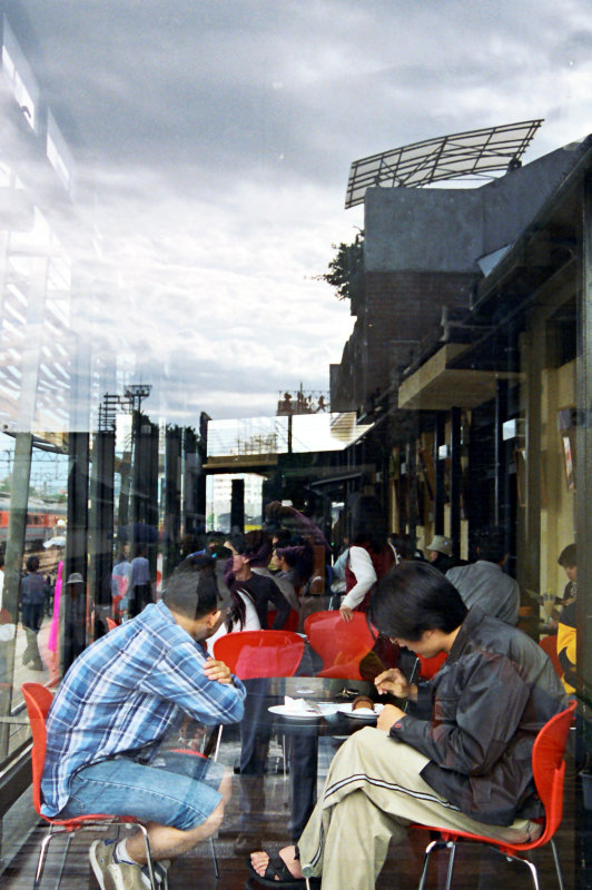 台中20號倉庫藝術特區藝術村2000年至2003年橘園經營時期白天的咖啡廳景緻攝影照片86