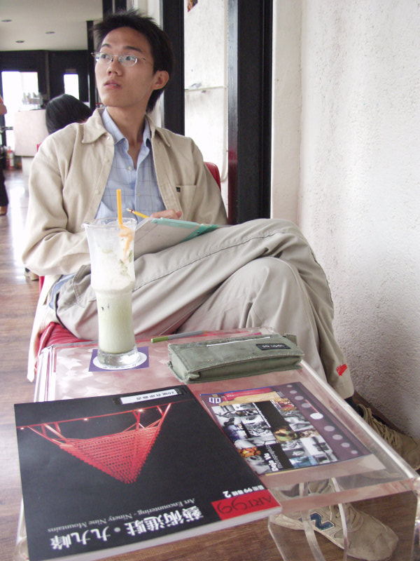 台中20號倉庫藝術特區藝術村2003年至2006年加崙工作室(大開劇團)時期咖啡廳攝影拍照藝術進駐2003-11-02攝影照片10