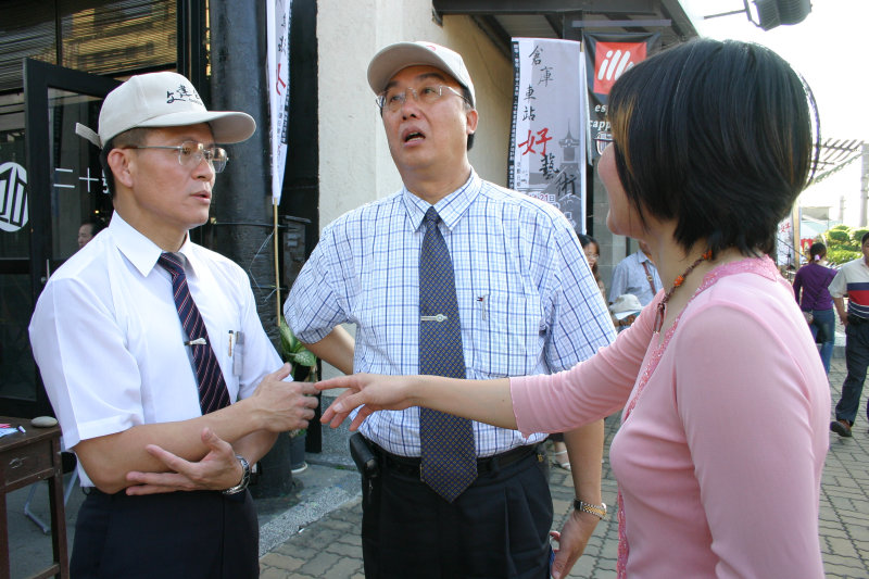 台中20號倉庫藝術特區藝術村2003年至2006年加崙工作室(大開劇團)時期展覽活動2004年倉庫藝術節與台中火車站歸零‧整裝月台裝置藝術揭幕攝影照片101