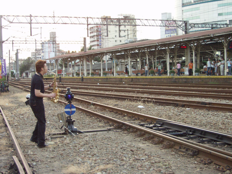 台中20號倉庫藝術特區藝術村2003年至2006年加崙工作室(大開劇團)時期展覽活動第一屆爵士音樂節2003-10-04攝影照片24