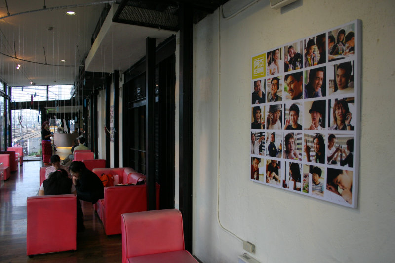 台中20號倉庫藝術特區藝術村2003年至2006年加崙工作室(大開劇團)時期白天的咖啡廳景緻攝影照片61