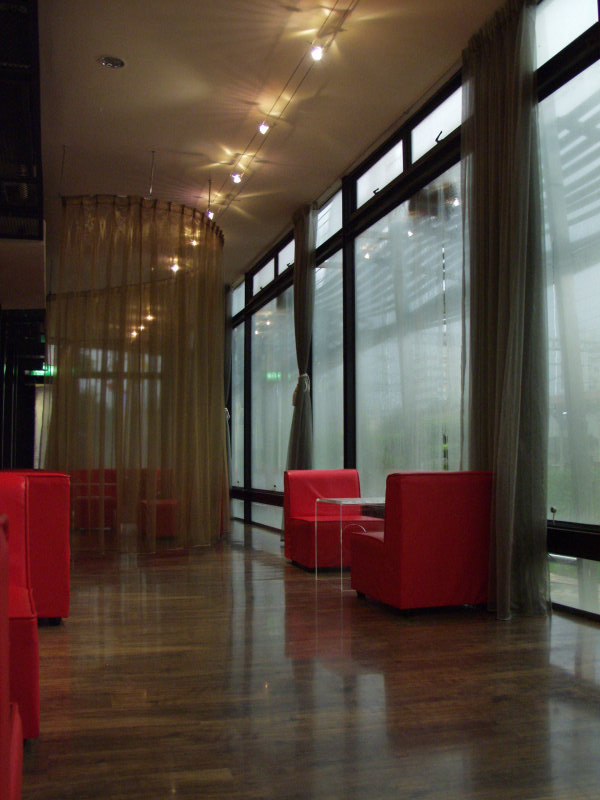 台中20號倉庫藝術特區藝術村2003年至2006年加崙工作室(大開劇團)時期雨天的咖啡廳攝影照片15