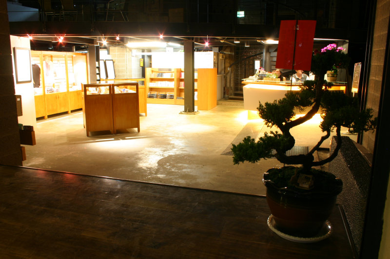 台中20號倉庫藝術特區藝術村2006-2009年橘園經營時期咖啡館藝廊夜景20060915攝影照片9