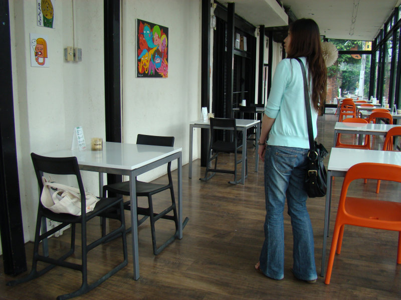 台中20號倉庫藝術特區藝術村2006-2009年橘園經營時期白天的咖啡館藝廊攝影照片1