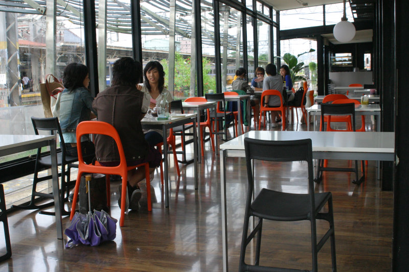 台中20號倉庫藝術特區藝術村2006-2009年橘園經營時期白天的咖啡館藝廊攝影照片20