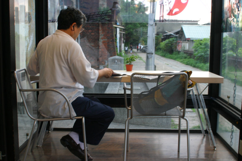 台中20號倉庫藝術特區藝術村2006年5月至8月文建會接管時期咖啡館室內佈置完成攝影照片5