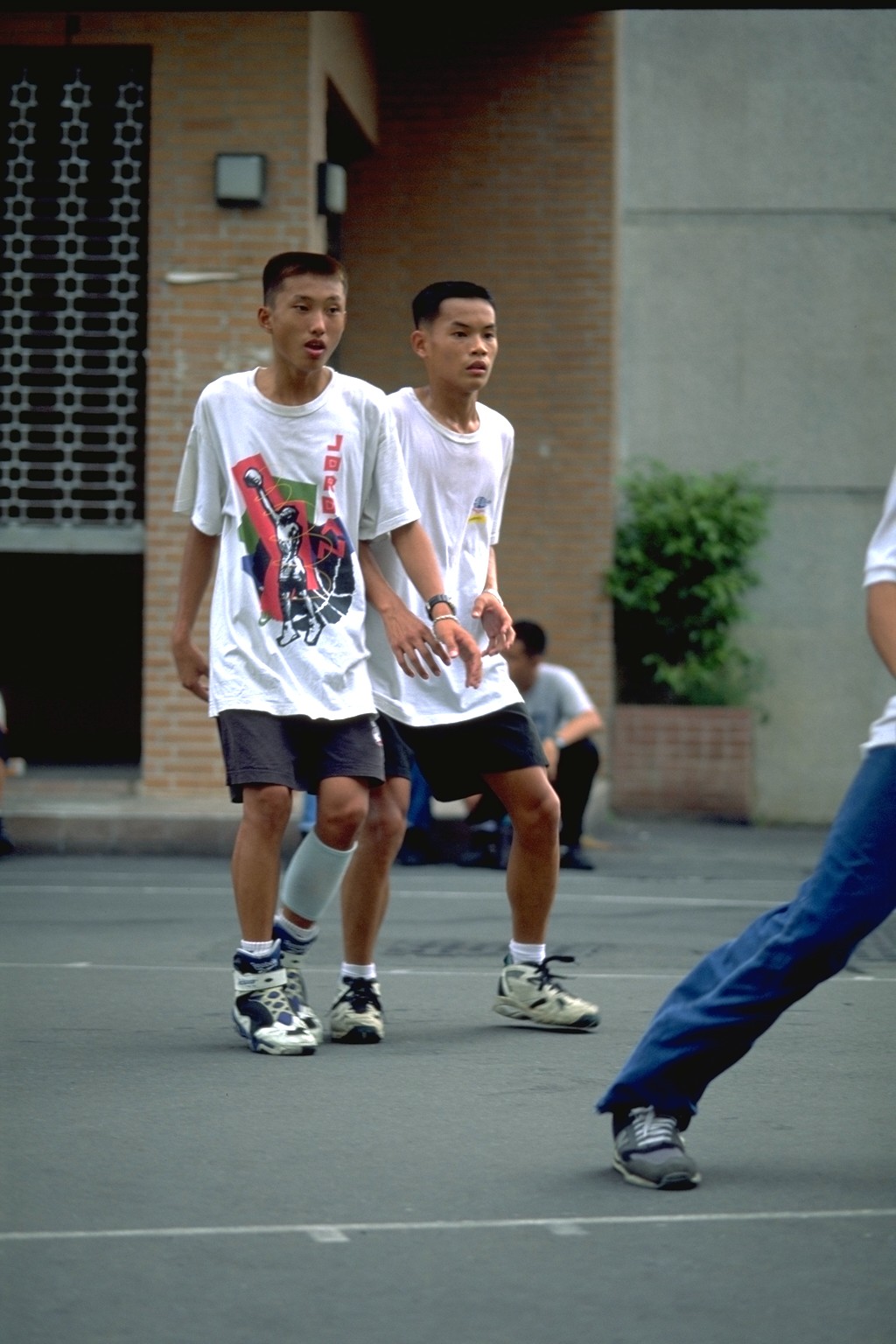 老照片時光機籃球場帥哥中國醫藥大學正片攝影照片3