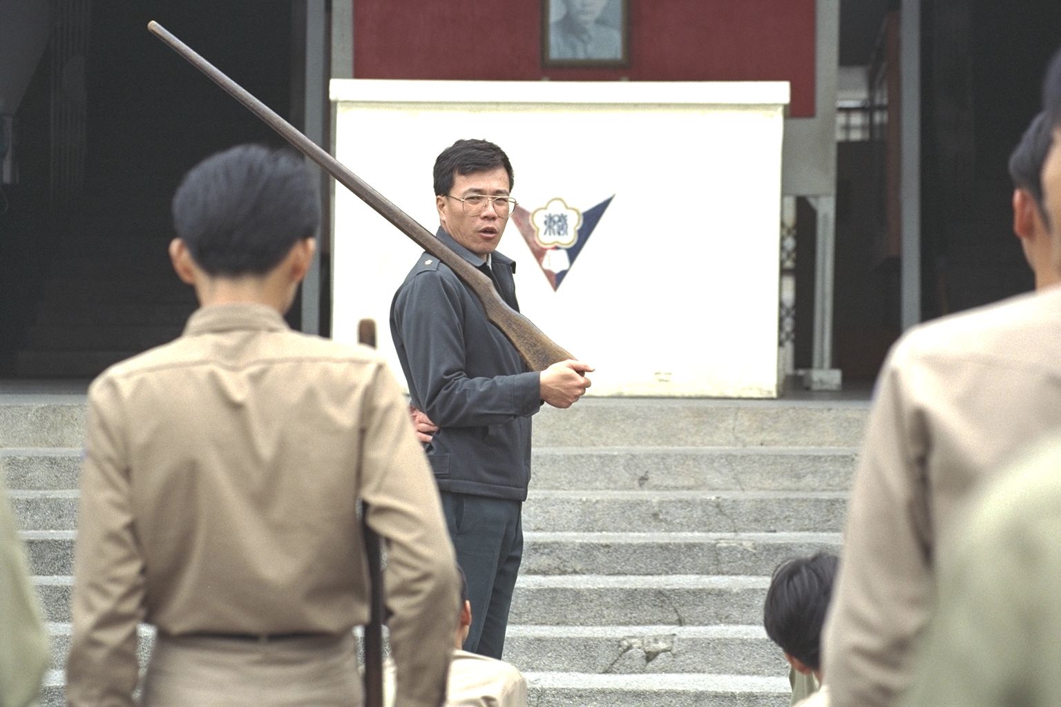 嶺東中學校園老照片資訊科同學們的軍訓課