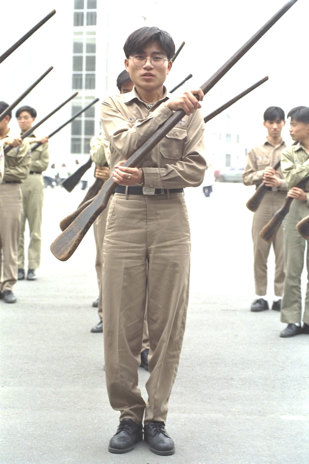 嶺東中學校園老照片資訊科同學們的軍訓課