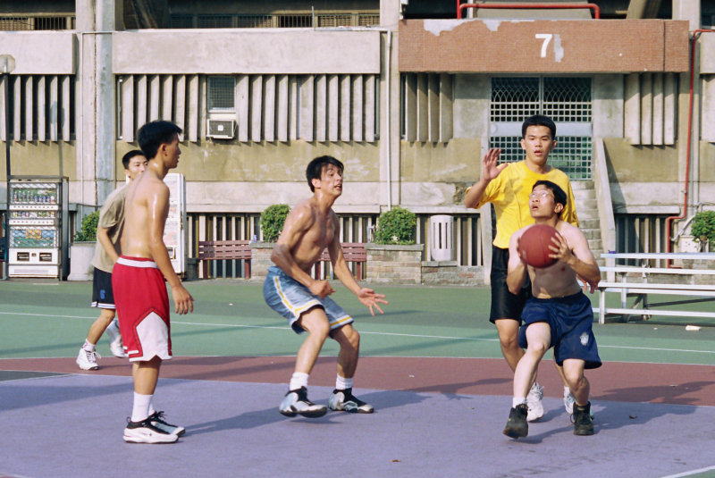 台灣體育運動大學運動攝影夏天的籃球場(台中體育場)夏天籃球場系列-1攝影照片1
