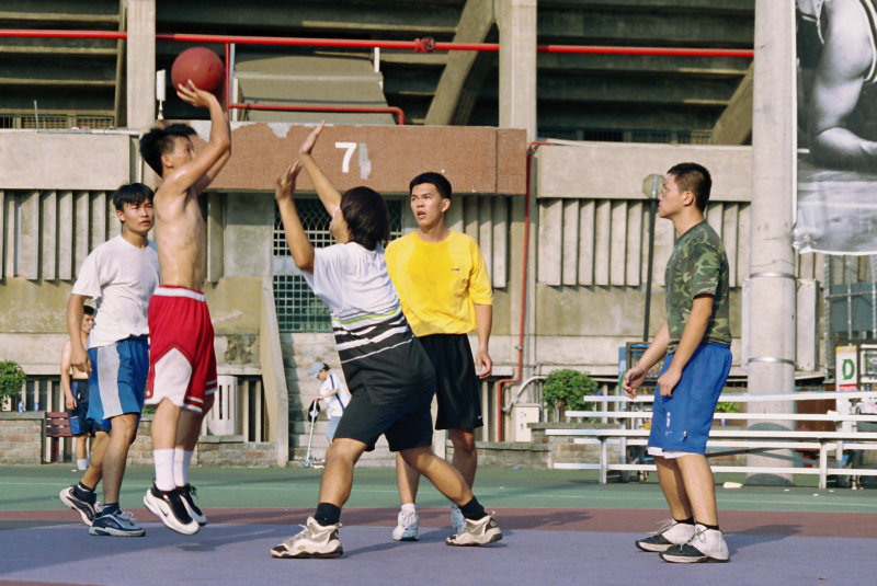 台灣體育運動大學運動攝影夏天的籃球場(台中體育場)夏天籃球場系列-1攝影照片2