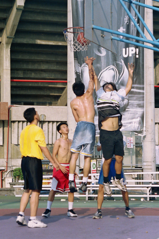台灣體育運動大學運動攝影夏天的籃球場(台中體育場)夏天籃球場系列-1攝影照片3