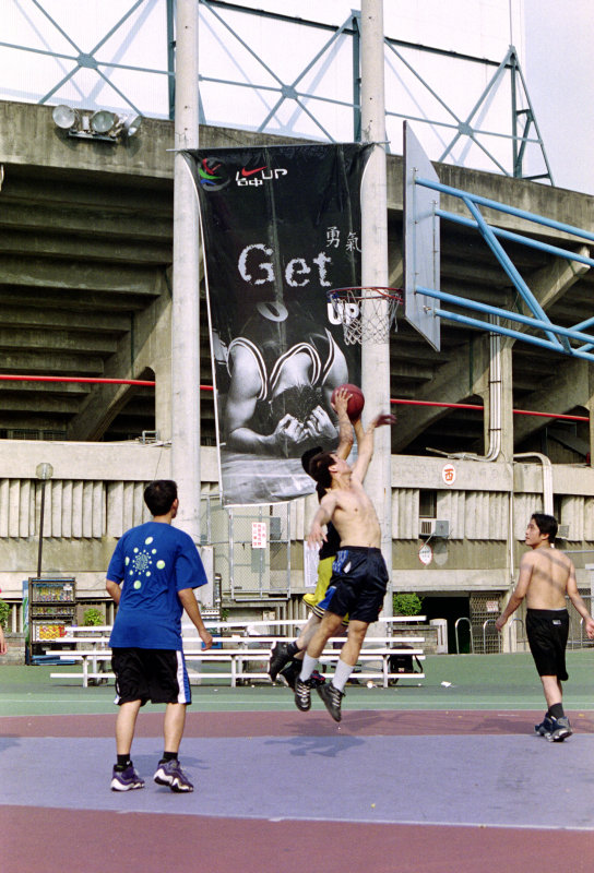 台灣體育運動大學運動攝影夏天的籃球場(台中體育場)夏天籃球場系列-3攝影照片5
