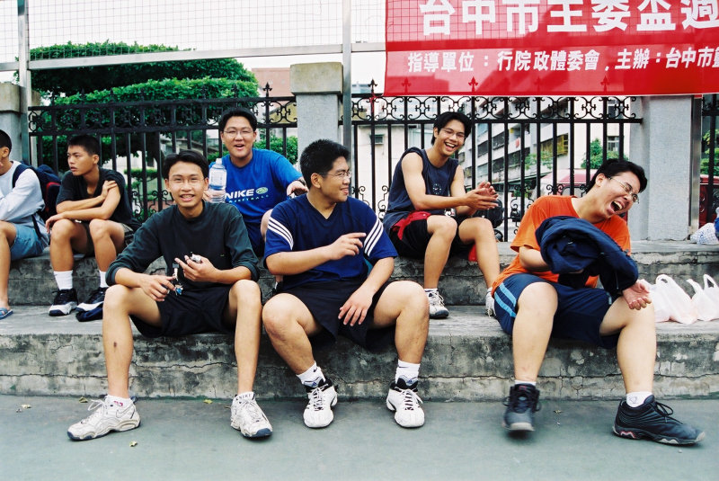 台灣體育運動大學運動攝影夏天的籃球場(台中體育場)激鬥籃球系列2(假日籃球賽)攝影照片2