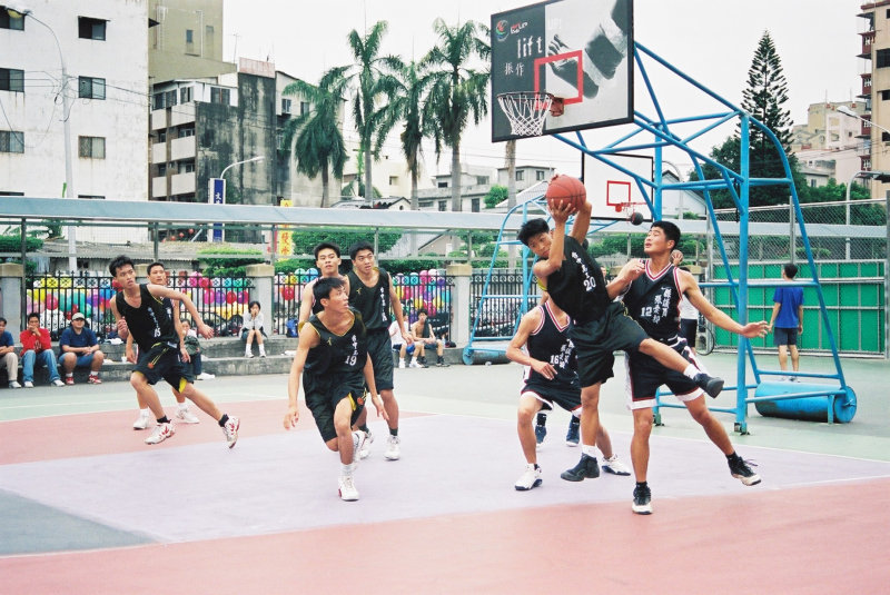 台灣體育運動大學運動攝影夏天的籃球場(台中體育場)激鬥籃球系列3(假日籃球賽)攝影照片19