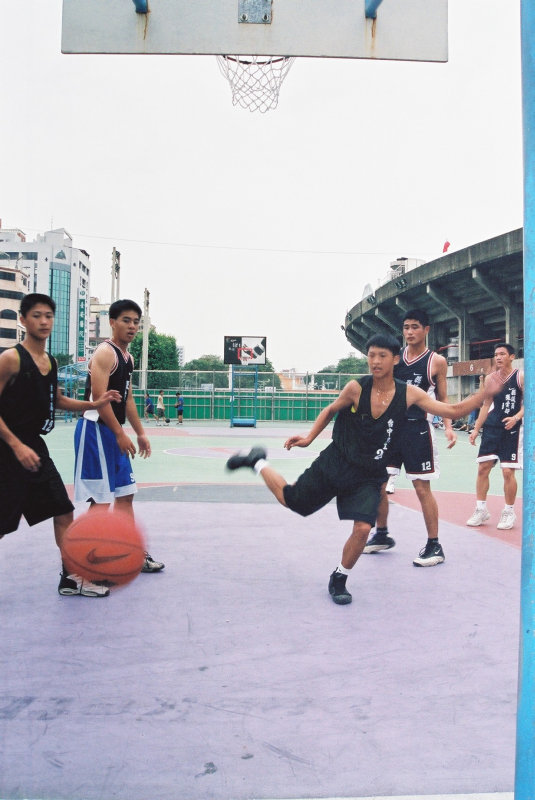 台灣體育運動大學運動攝影夏天的籃球場(台中體育場)激鬥籃球系列3(假日籃球賽)攝影照片22
