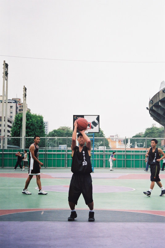 台灣體育運動大學運動攝影夏天的籃球場(台中體育場)激鬥籃球系列3(假日籃球賽)攝影照片23