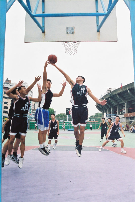 台灣體育運動大學運動攝影夏天的籃球場(台中體育場)激鬥籃球系列3(假日籃球賽)攝影照片27