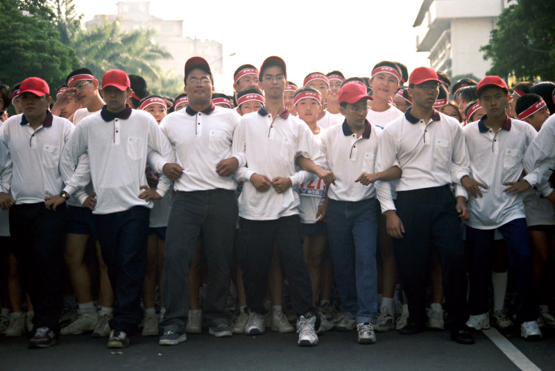 台灣體育運動大學運動攝影舒跑盃路跑(1999台中體育場)攝影照片6