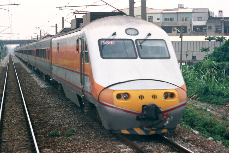 台灣鐵路旅遊攝影PP自強號攝影照片2