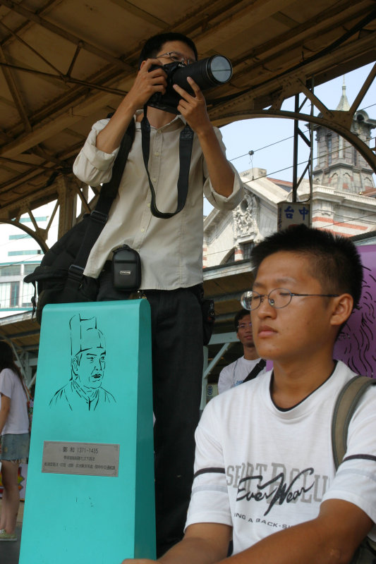 台灣鐵路旅遊攝影台中火車站2006年暑假逢甲大學迎新攝影照片2