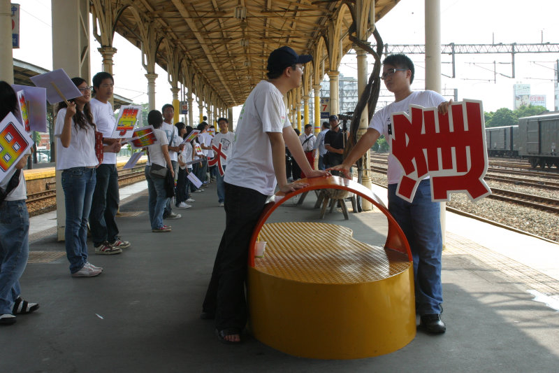 台灣鐵路旅遊攝影台中火車站2006年暑假逢甲大學迎新攝影照片3