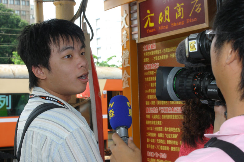 台灣鐵路旅遊攝影台中火車站2006年暑假逢甲大學迎新攝影照片10