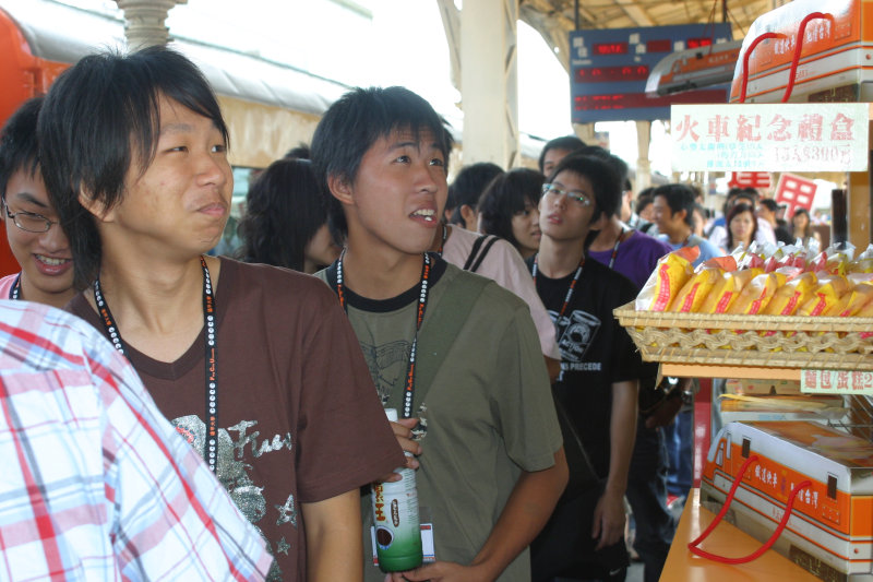 台灣鐵路旅遊攝影台中火車站2006年暑假逢甲大學迎新攝影照片12