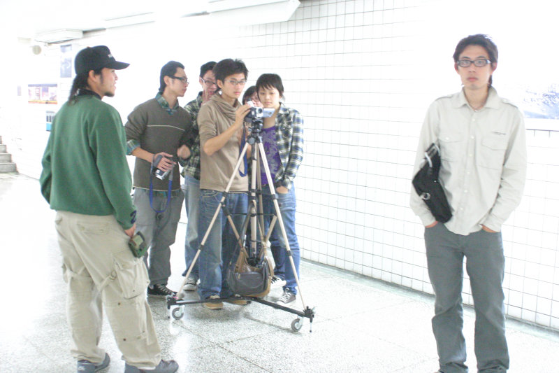 台灣鐵路旅遊攝影台中火車站地下道影片拍攝2004-12-25攝影照片1