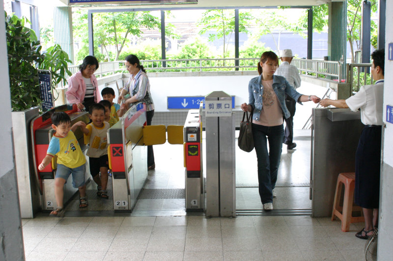 台灣鐵路旅遊攝影台中火車站後站候車室攝影照片14