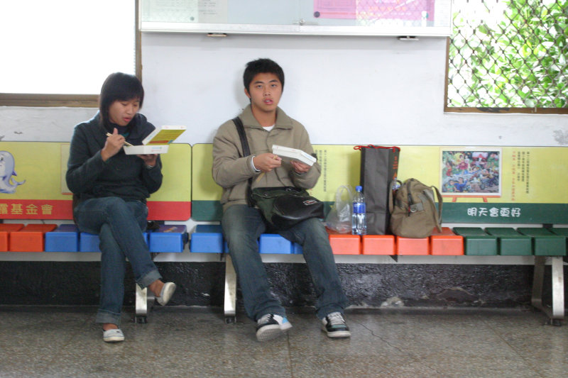 台灣鐵路旅遊攝影台中火車站後站候車室攝影照片18