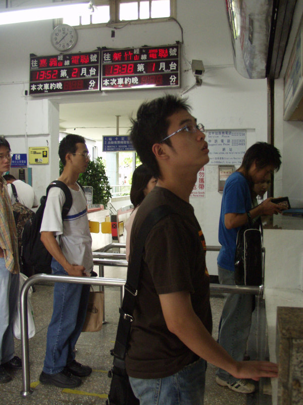 台灣鐵路旅遊攝影台中火車站後站候車室攝影照片42