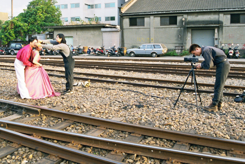 台灣鐵路旅遊攝影台中火車站後站婚紗照拍攝攝影照片1