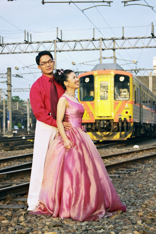 台灣鐵路旅遊攝影台中火車站後站婚紗照拍攝攝影照片3