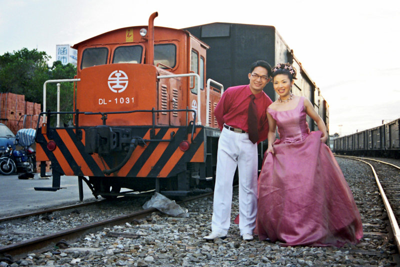 台灣鐵路旅遊攝影台中火車站後站婚紗照拍攝攝影照片7