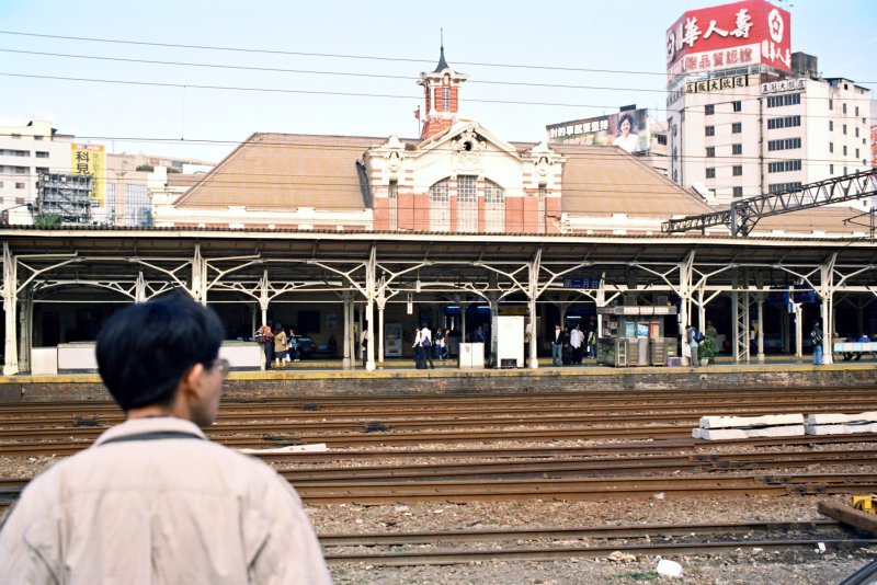 台灣鐵路旅遊攝影台中火車站後站廣場攝影照片2
