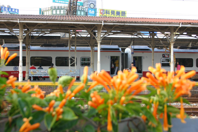 台灣鐵路旅遊攝影台中火車站後站廣場攝影照片13
