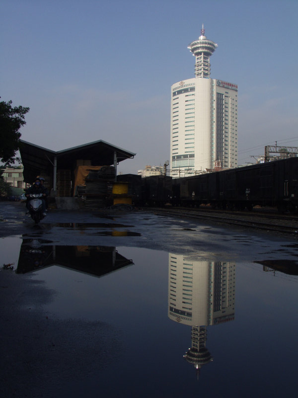 台灣鐵路旅遊攝影台中火車站後站廣場攝影照片14