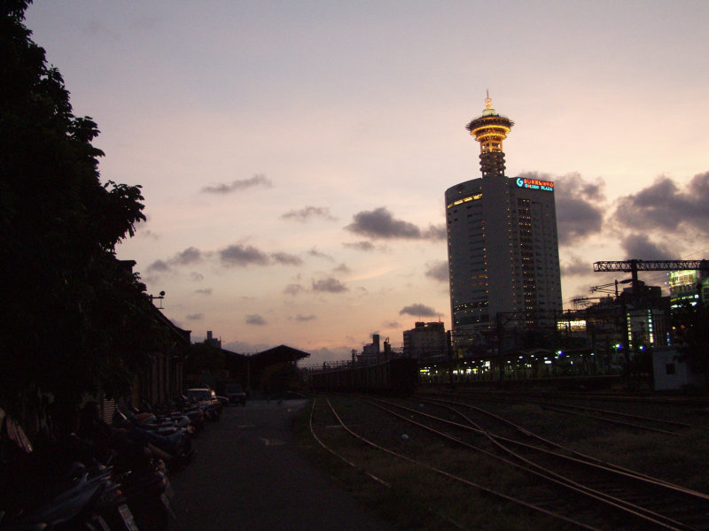 台灣鐵路旅遊攝影台中火車站後站廣場攝影照片26