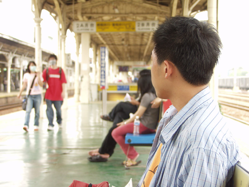 台灣鐵路旅遊攝影台中火車站月台2003年SRAS期間攝影照片8