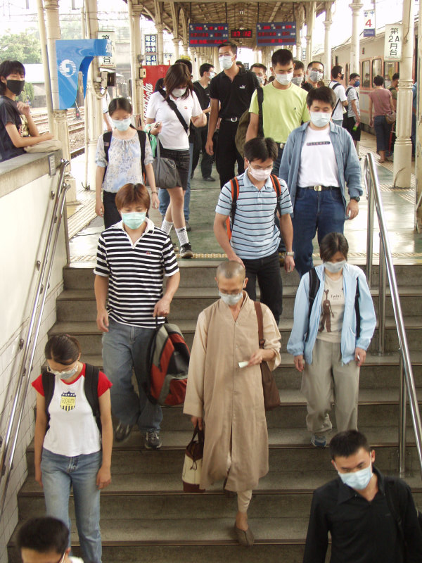 台灣鐵路旅遊攝影台中火車站月台2003年SRAS期間攝影照片24