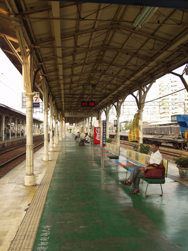 台灣鐵路旅遊攝影台中火車站月台2003年SRAS期間攝影照片28