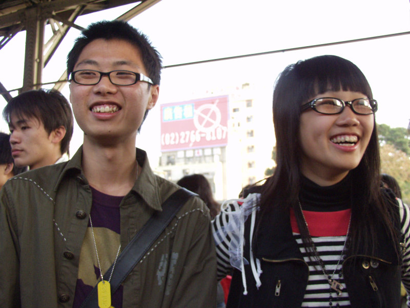台灣鐵路旅遊攝影台中火車站月台交談的旅客2006攝影照片179