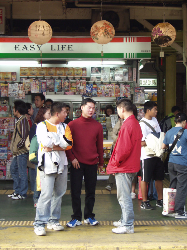 台灣鐵路旅遊攝影台中火車站月台旅客2003年攝影照片19