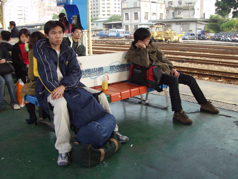 台灣鐵路旅遊攝影台中火車站月台旅客2003年攝影照片22