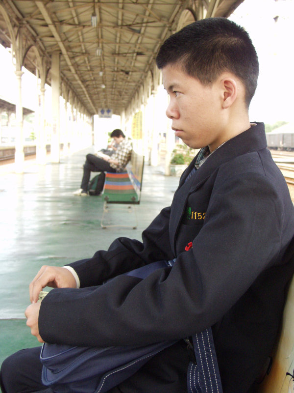 台灣鐵路旅遊攝影台中火車站月台旅客2003年攝影照片49